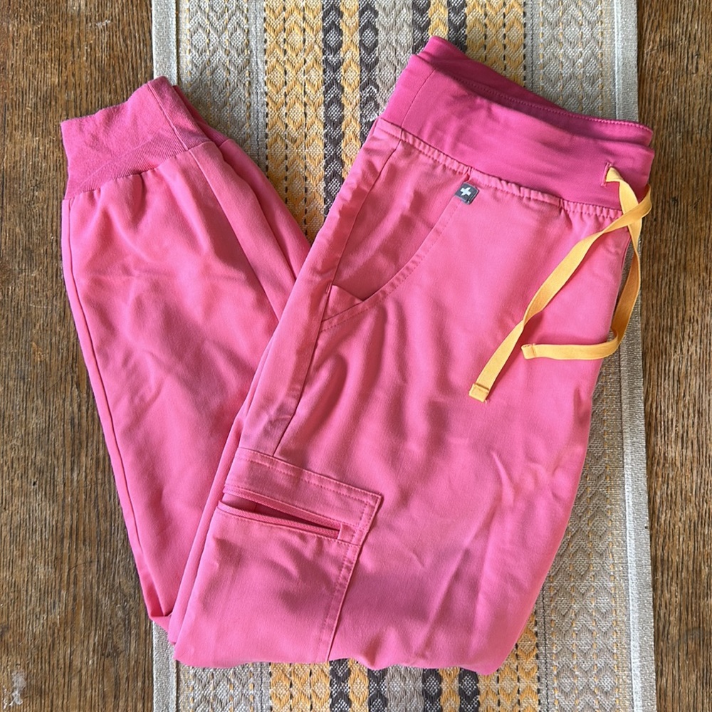 Figs Zamora joggers scrub pants